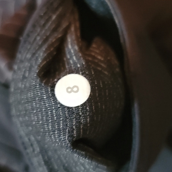 Lululemon | Conduit Crop Capri Leggings in Black Tonal Stripe - Picture 7 of 8